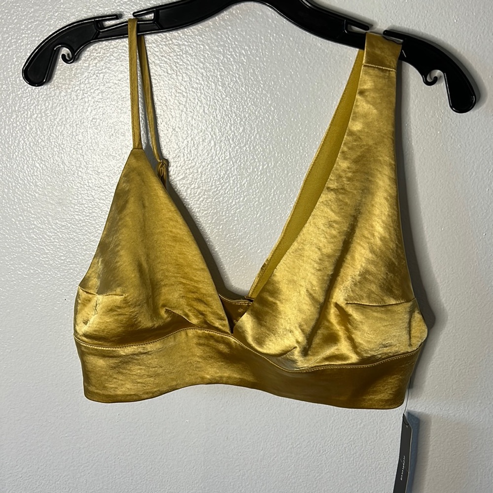 LULUs gold silk cropped brawl, let top sexy button with adjustable strap large